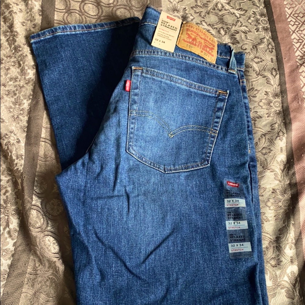 Men’s Levi 559- relaxed straight.